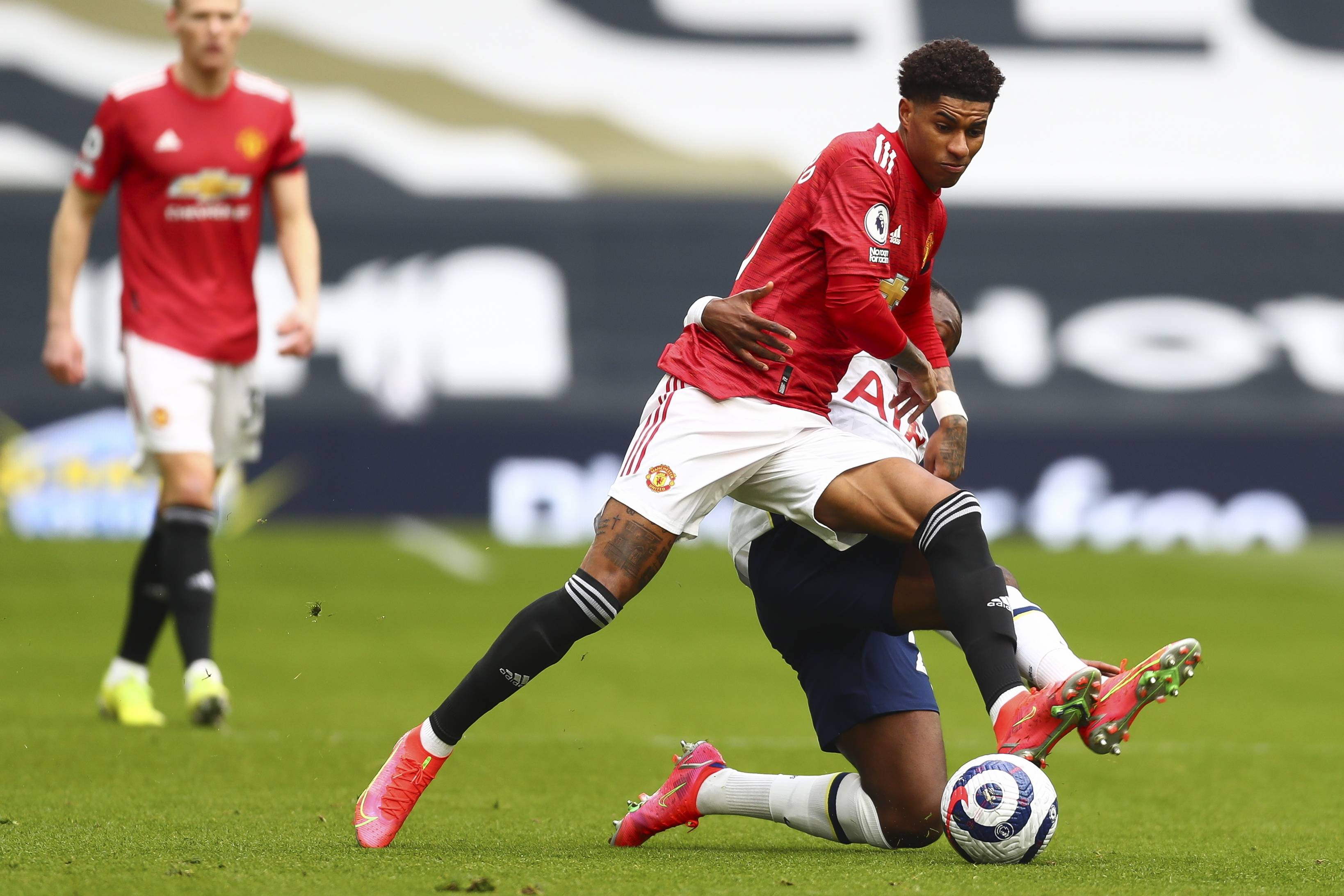 深厚的足球 深厚的足球